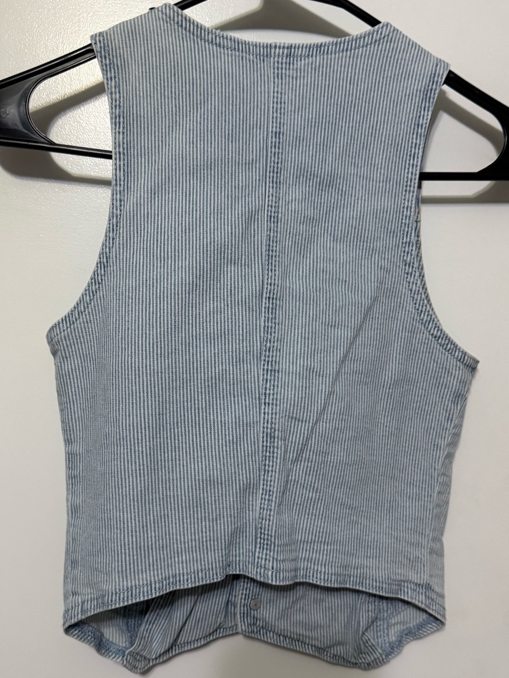 Thread & Supply Button Vest - Picture 2 of 3